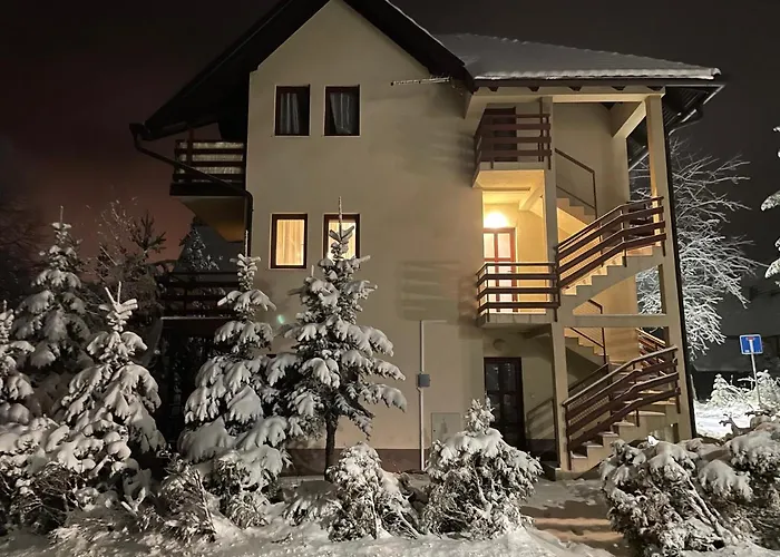 Yellow & Апартаменты